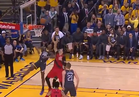 队友三分不中没关系,坎特抢板补篮一气呵成