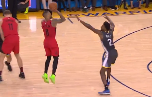 决战时刻接管比赛！利拉德超远三分+助攻