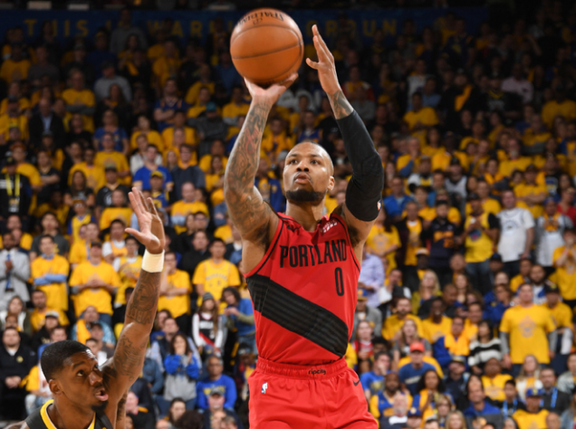 开拓者成为季后赛历史上第二支命中18+三分却输球的球队