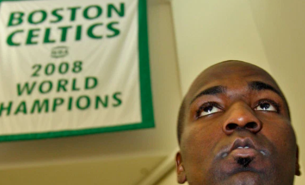 帕金斯：欧文是优秀的球员，但斯马特才是这支绿军的领袖