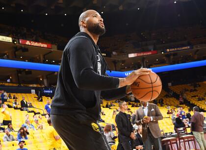 科尔：考辛斯尚未接近复出，但已经开始做一些训练