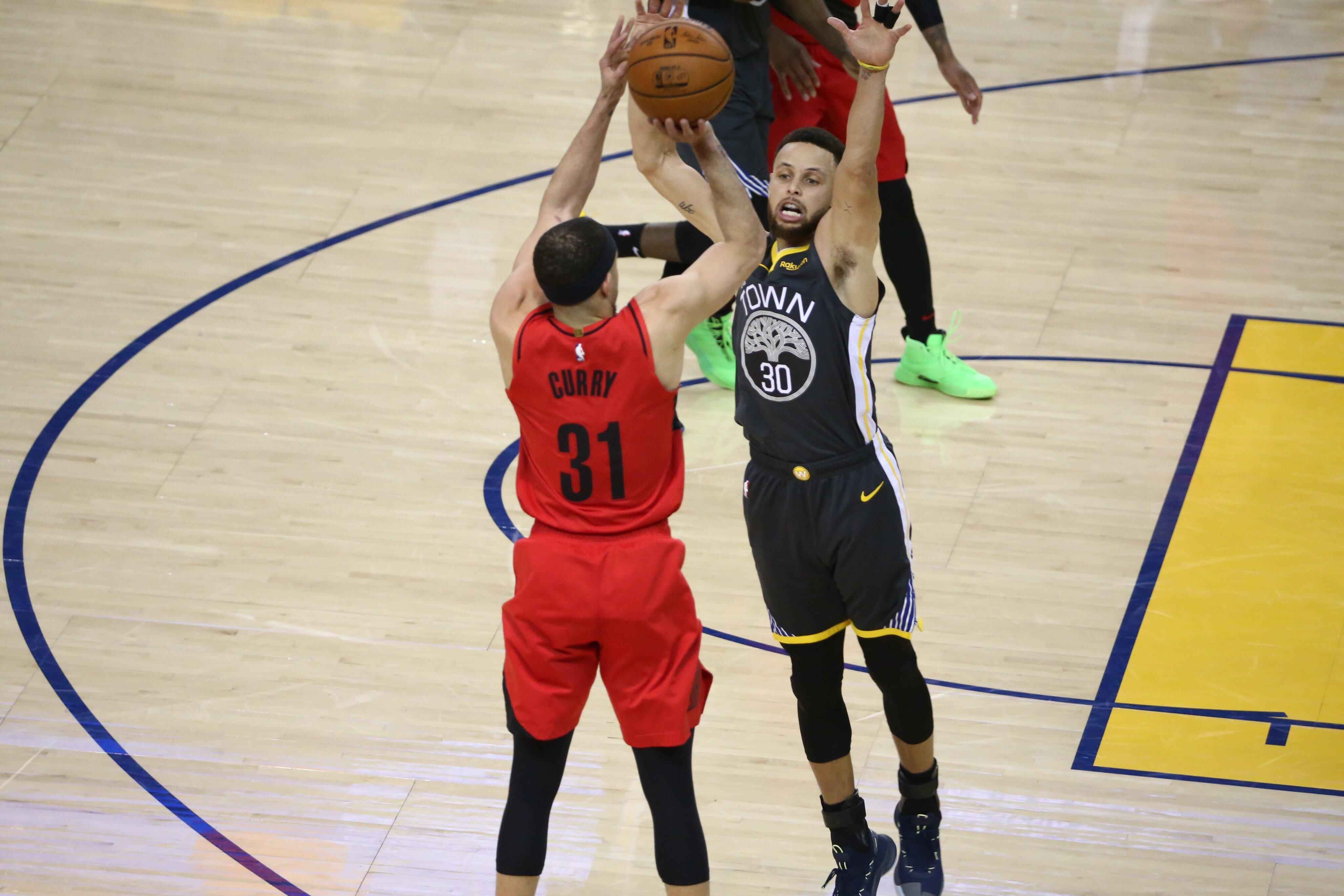 勇士、开拓者半场三分命中数对比，3-11