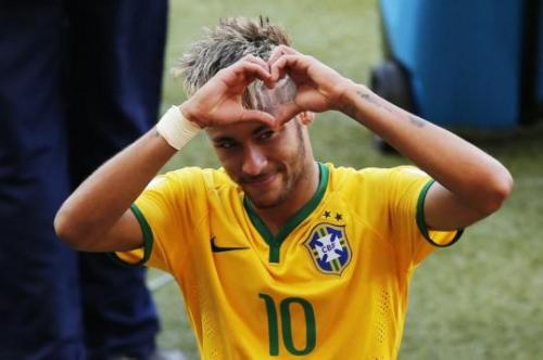 卡洛斯:内马尔应把肩上重担分些给别人,他承担了太多