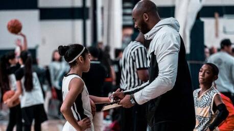 科比评价女儿Gigi：她在每天都变得更好