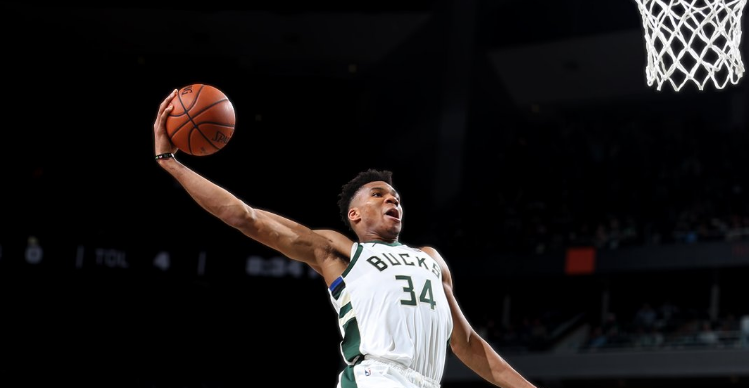 六犯离场！阿德托昆博全场砍下12分23篮板7助攻