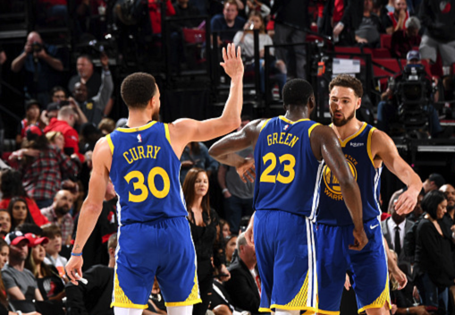 勇士横扫开拓者，连续5年晋级总决赛