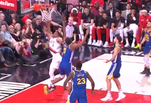 霸王硬上弓！CJ -麦科勒姆顶着鲁尼杀入内线博得2+1