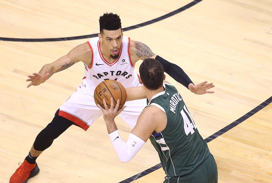 猛龙本赛季季后赛半场领先时9胜1负,唯一输球是东决G1