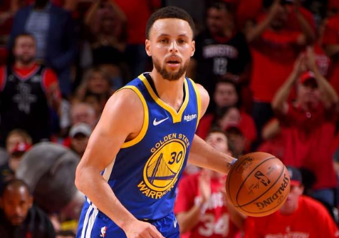 科尔谈库里身体状况：他在比赛刚开始身体有脱水状况