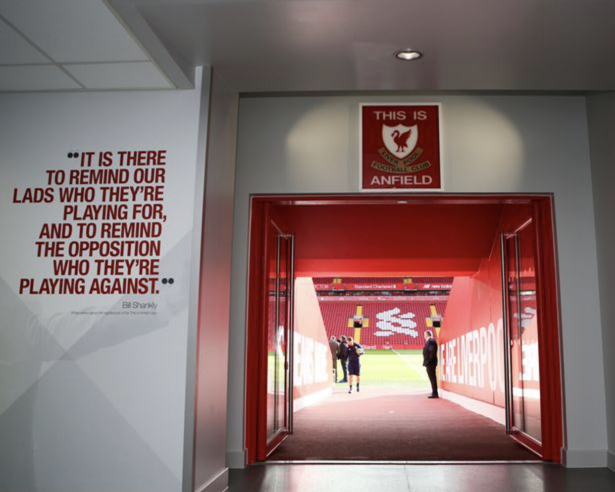 夺得欧冠后，克洛普不再禁止球员触摸球员通道上的纪念牌