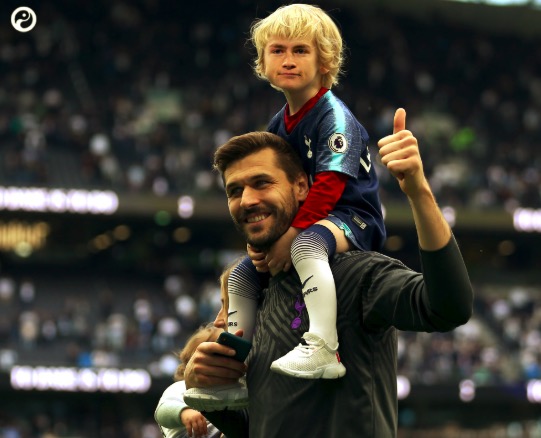 德利赫特踢了3场半决赛，争头球只输过略伦特