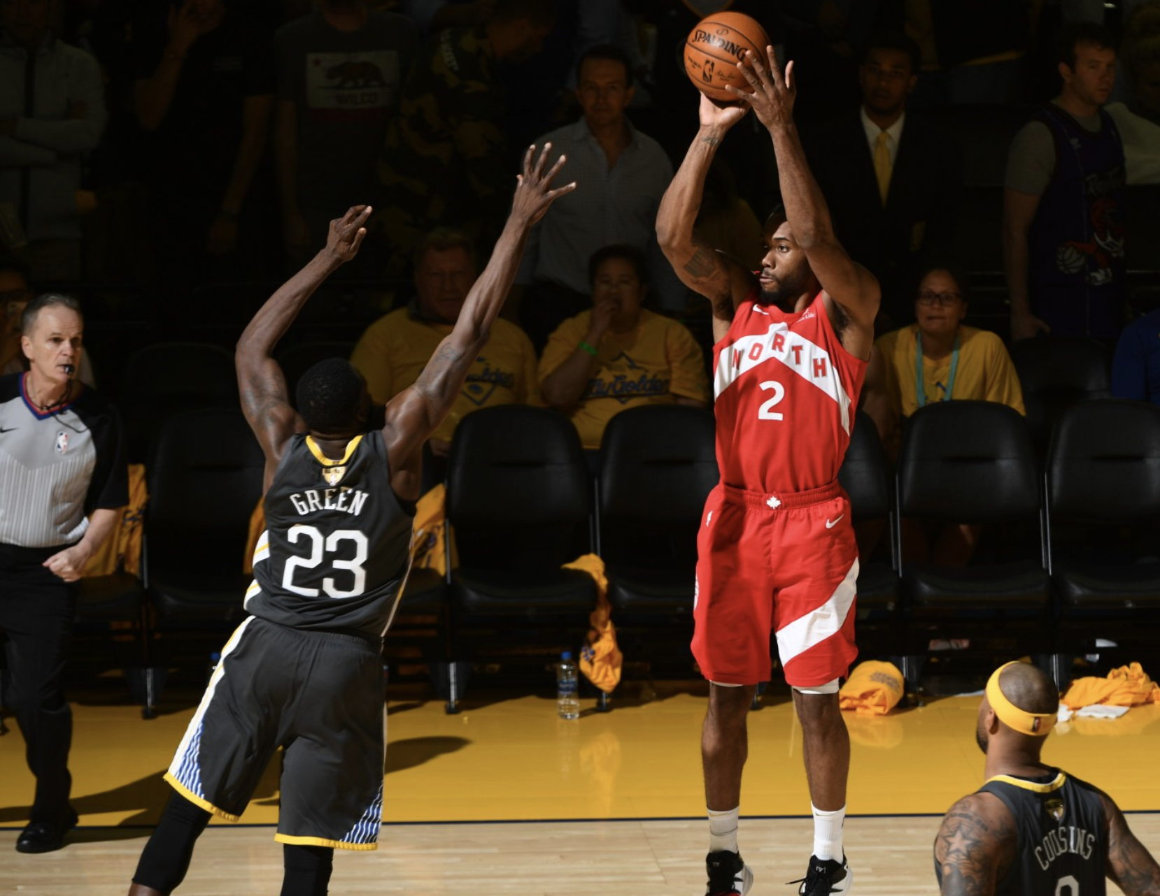 猛龙第三节三分7中5，单节37-21净胜勇士16分