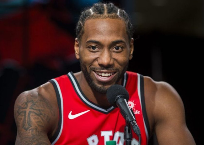 默默拿分！伦纳德第三节单节独砍17分4篮板