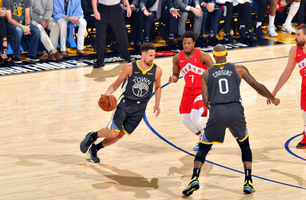 拼尽全力！克莱伤愈复出全场砍下28分3篮板2助攻