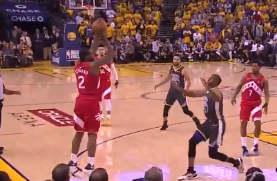 [视频]再中三分！伦纳德底角接球三分稳稳命中