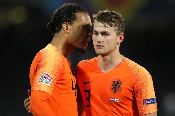 周日镜报：若利物浦要签下德利赫特，他们得打破薪金结构