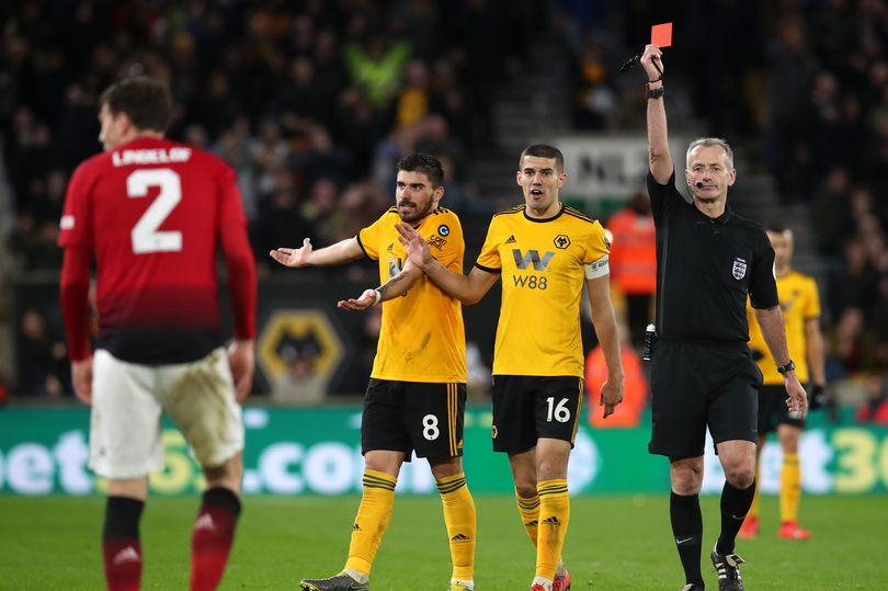 放松一下！三名<a href=https://www.310bf.com/tags-%E8%8B%B1%E8%B6%85-0.html target=_blank class=infotextkey>英超</a>裁判前往印尼一家夜店彻夜狂欢