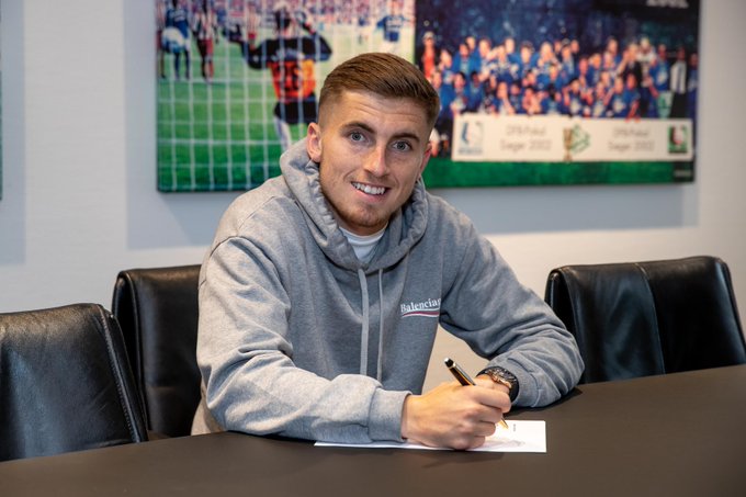 官方：埃弗顿后卫肯尼租借加盟沙尔克04，签约一年