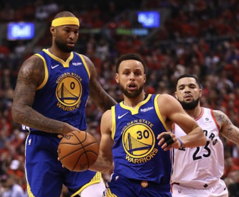 库里本赛季季后赛第10次半场得分20+，联盟第一