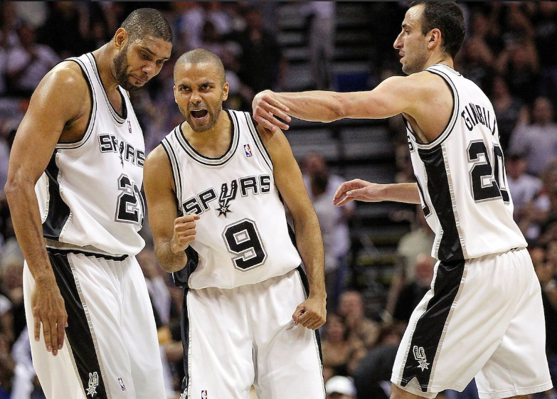 马刺官推晒出多张帕克旧照祝福其退役：透过镜头，看过岁月