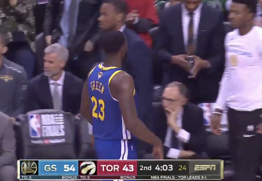 德雷蒙德-格林本赛季季后赛累计技术犯规已达到6次