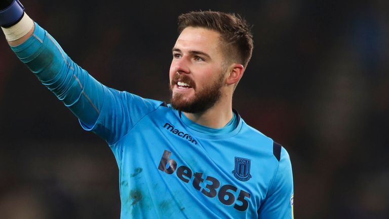 天空体育：伯恩茅斯、维拉有意英格兰国门巴特兰