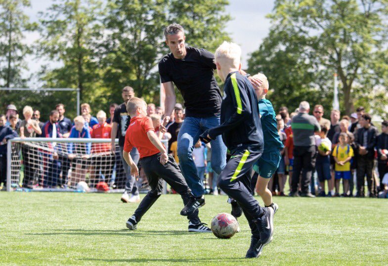 父子同场！范佩西和儿子沙奎尔同场竞技