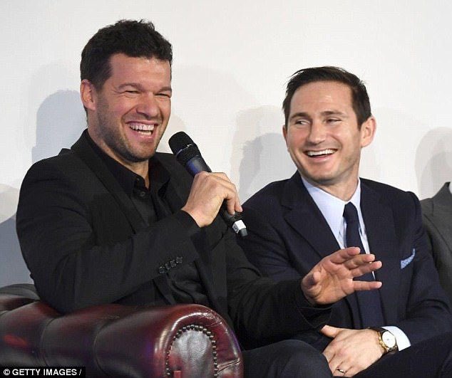 老蓝军再聚首？德天空：巴拉克可能担任兰帕德的助教