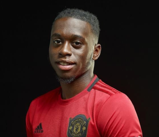 万-比萨卡转会费排名右后卫第二，后卫总榜第七