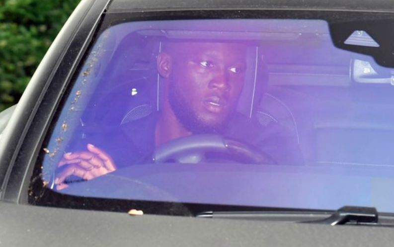 赛季第一练！卢卡库回归卡灵顿基地，但转会无进展