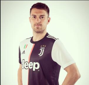 自己宣！拉姆塞晒身穿尤文球衣照，写道：官宣