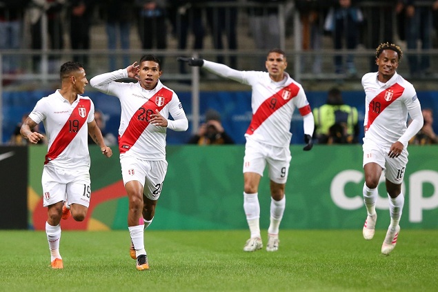 美洲杯：阿里亚斯送礼卡里略两传，秘鲁3-0智利晋级决赛
