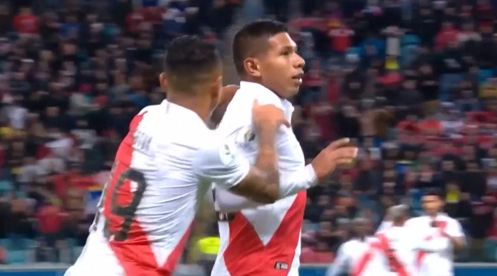 GIF：弗洛雷斯门前抢点破门，秘鲁1-0领先