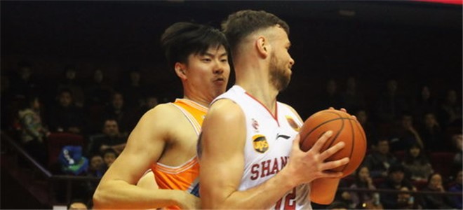 上海男篮正追求莫泰,欲提供百万合同