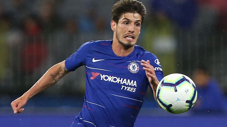 转会禁令无阻“出租车”，8名蓝军球员或外租离队