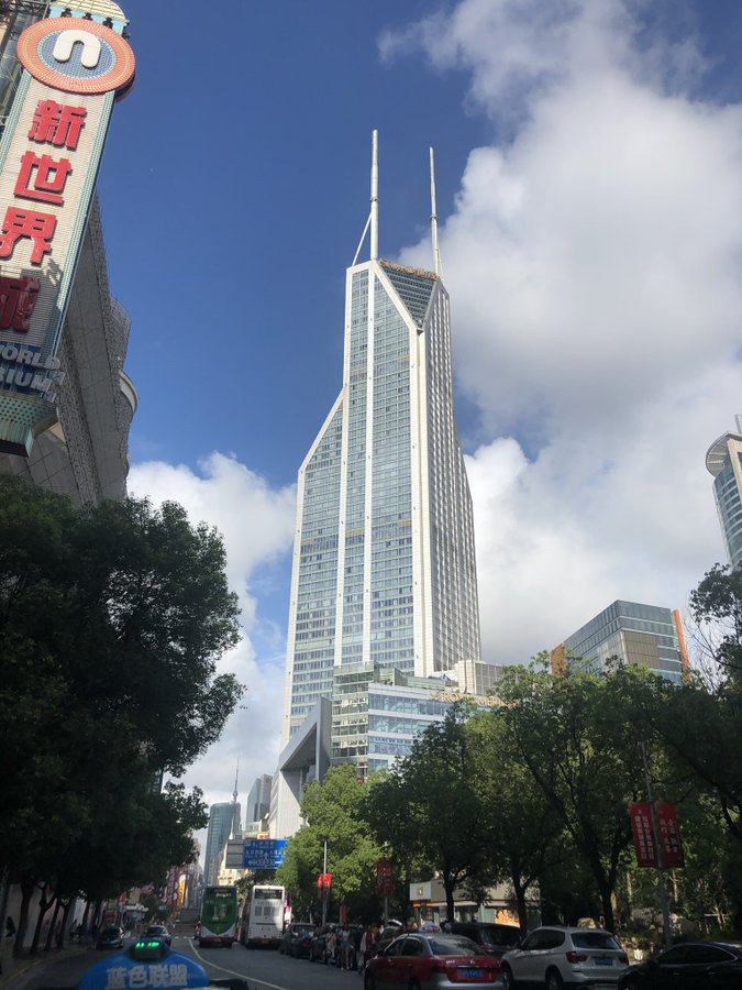 西汉姆联跟队记者到上海,遭球迷狂问“见到阿瑙了吗”