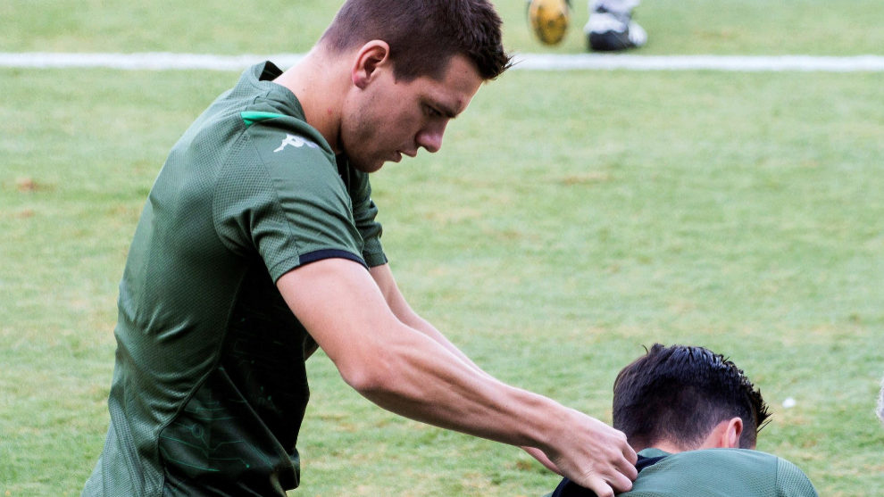 热刺不愿再加价，洛切尔索可能留队搭档费基尔