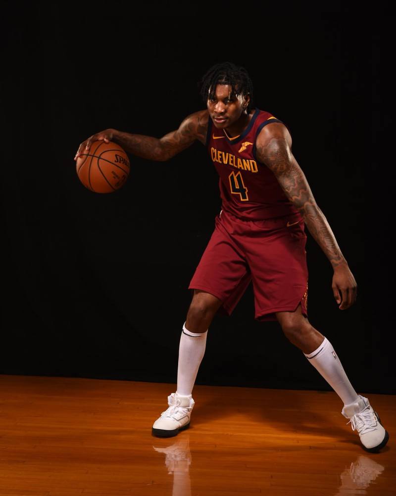 [流言板]骑士4号!小凯文-波特晒出今日新秀定妆照