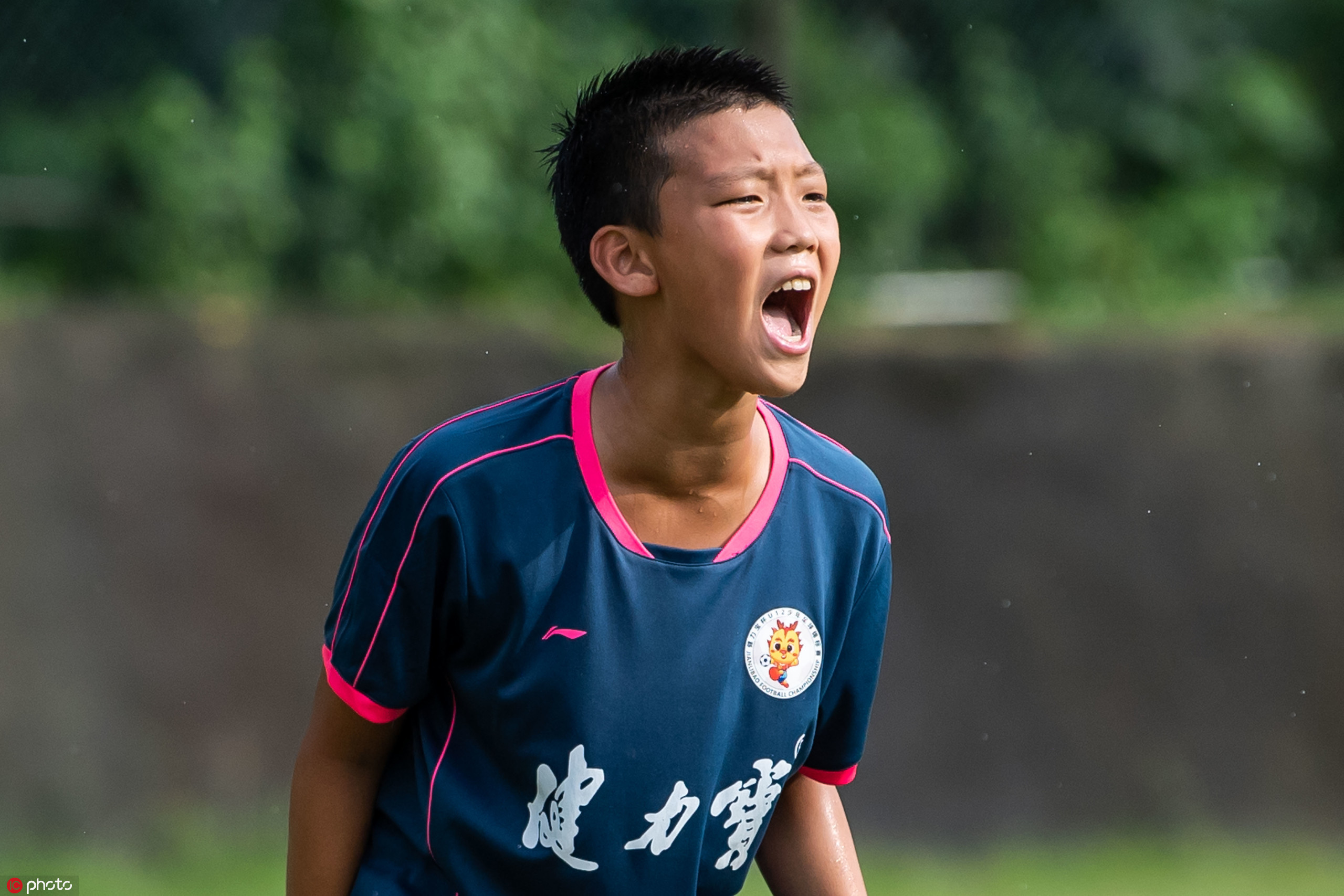 多图流:郑智爱子出战U12比赛,举手投足颇似父亲