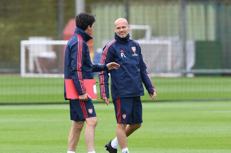 埃梅里：永贝里帮了我很多，他的优势在于熟悉年轻球员