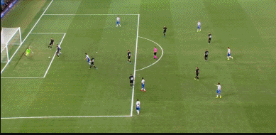 GIF：可惜了！武磊转身抽射脚下打滑错失良机
