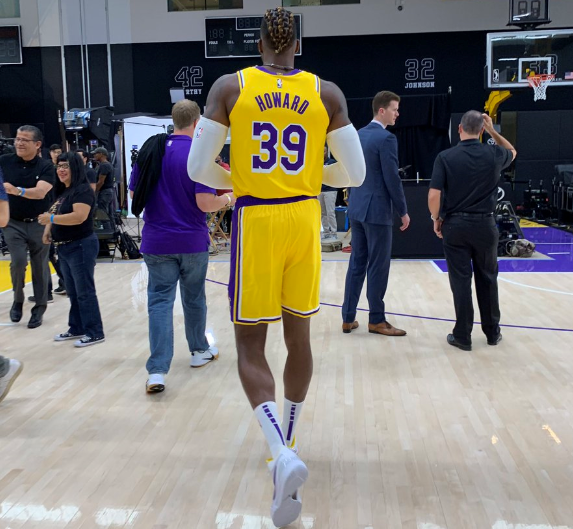 霍华德：非常高兴和感激能够为湖人打球，我只想要赢球