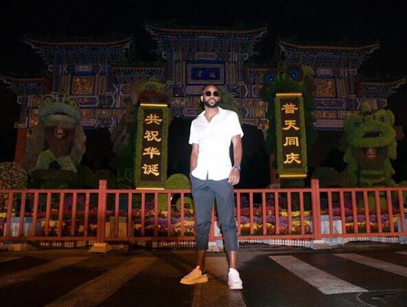 一图流:国安外援巴坎布夜游北京地坛公园