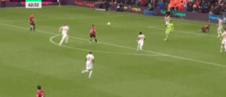 GIF：伯恩茅斯攻势凶猛，德赫亚连续挡出射门