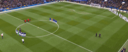 GIF：阵亡将士纪念日，赛前全体人员进行默哀仪式
