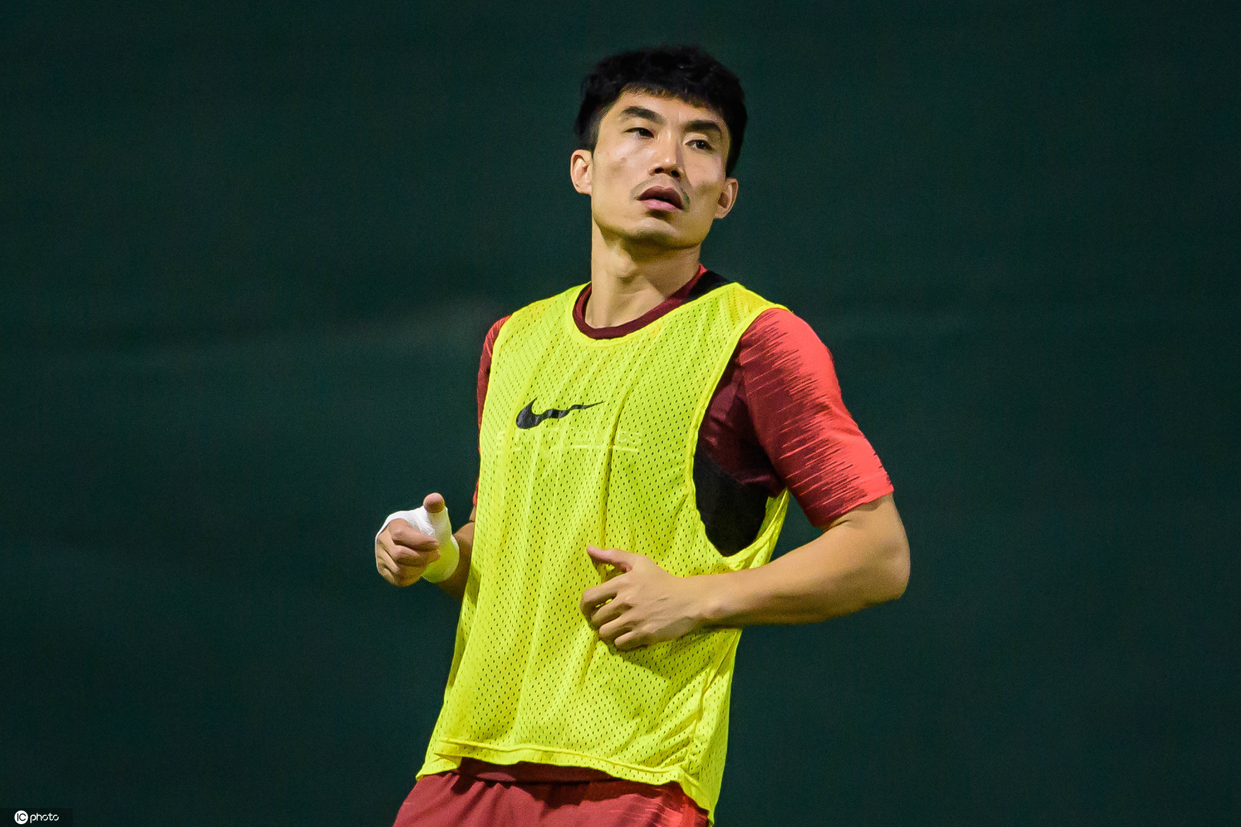 教学赛国足6-1沙迦fc,郑智出任中后卫-小刀足球网