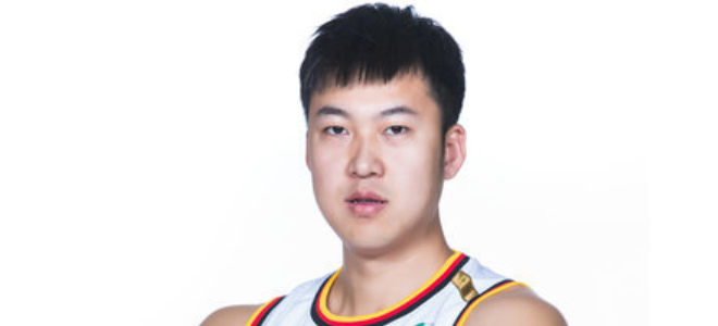 敢打敢拼!刘航初23分助八一队取得赛季首胜