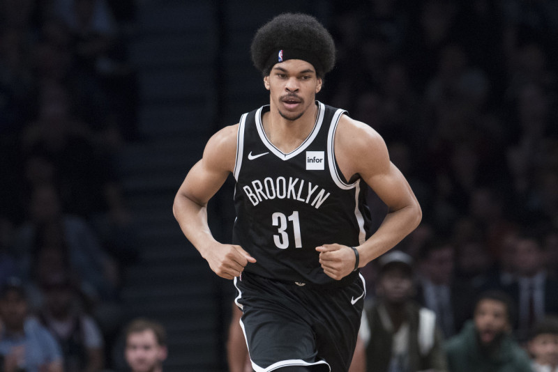 虎扑11月23日讯 今日,篮网中锋贾勒特-阿伦在回答球迷提问时谈到了