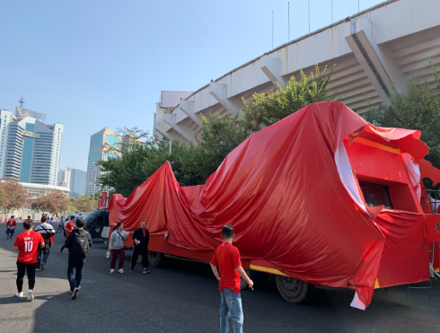 多图流:恒大冠军花车已准备就绪,赛中赛后皆有活动