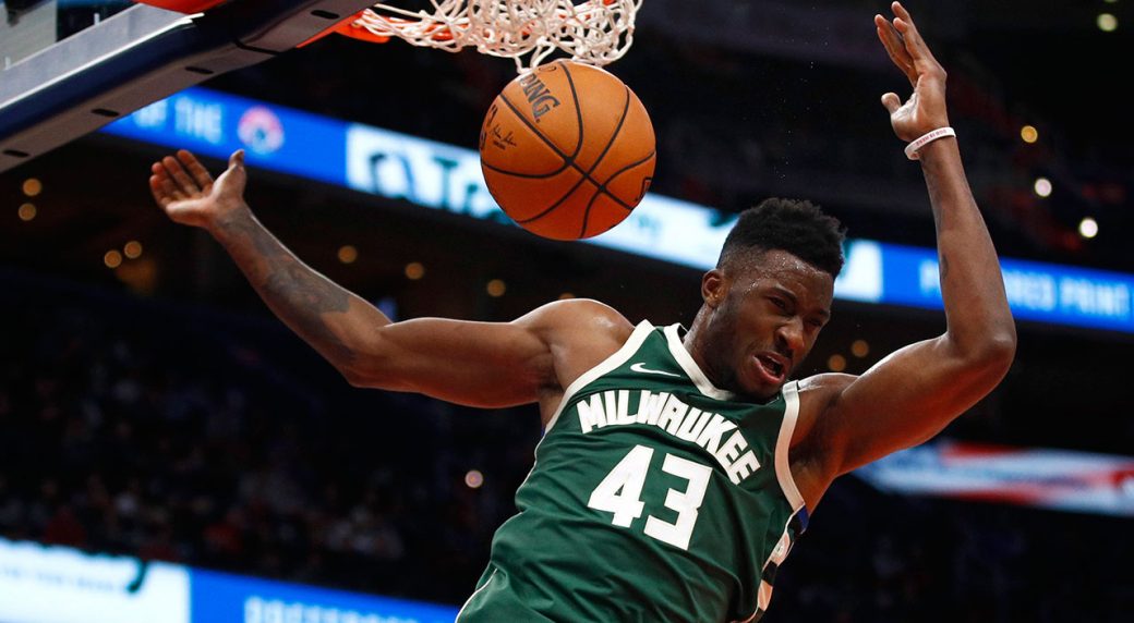 终于轮到我了！萨纳西斯-阿德托昆博NBA生涯首次得分上双